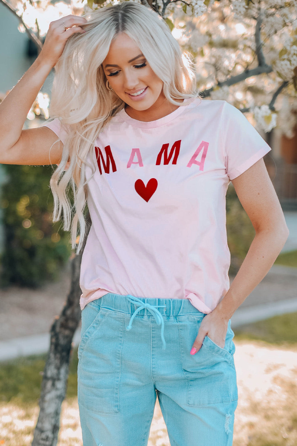 MAMA Heart Graphic Tee